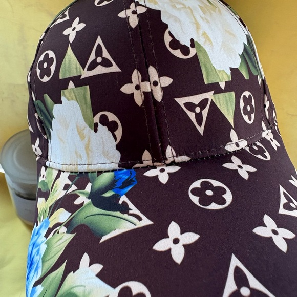 Black and Beige Patterned Cap - Picture 7 of 10